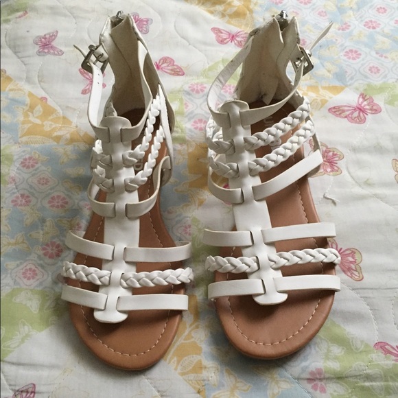 White sandals - Picture 1 of 3